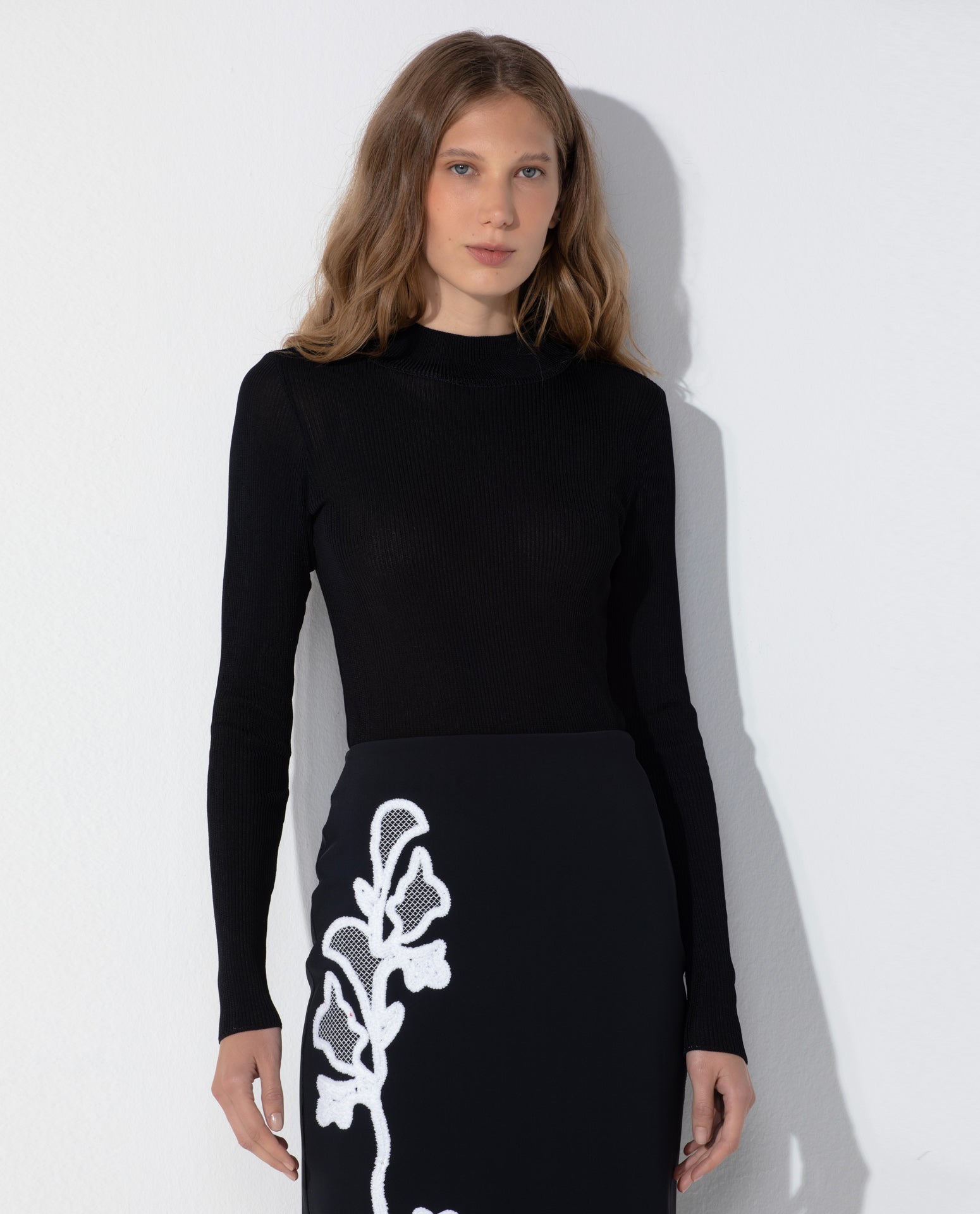 Blusa Lafort Gola Alta Letícia Tricot London Stories