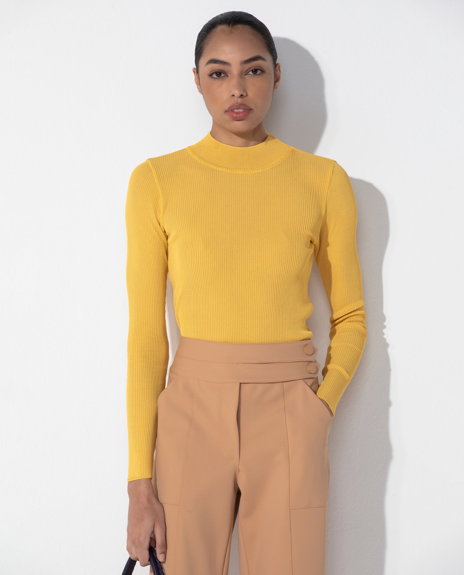 Blusa Lafort Gola Alta Letícia Tricot London Stories