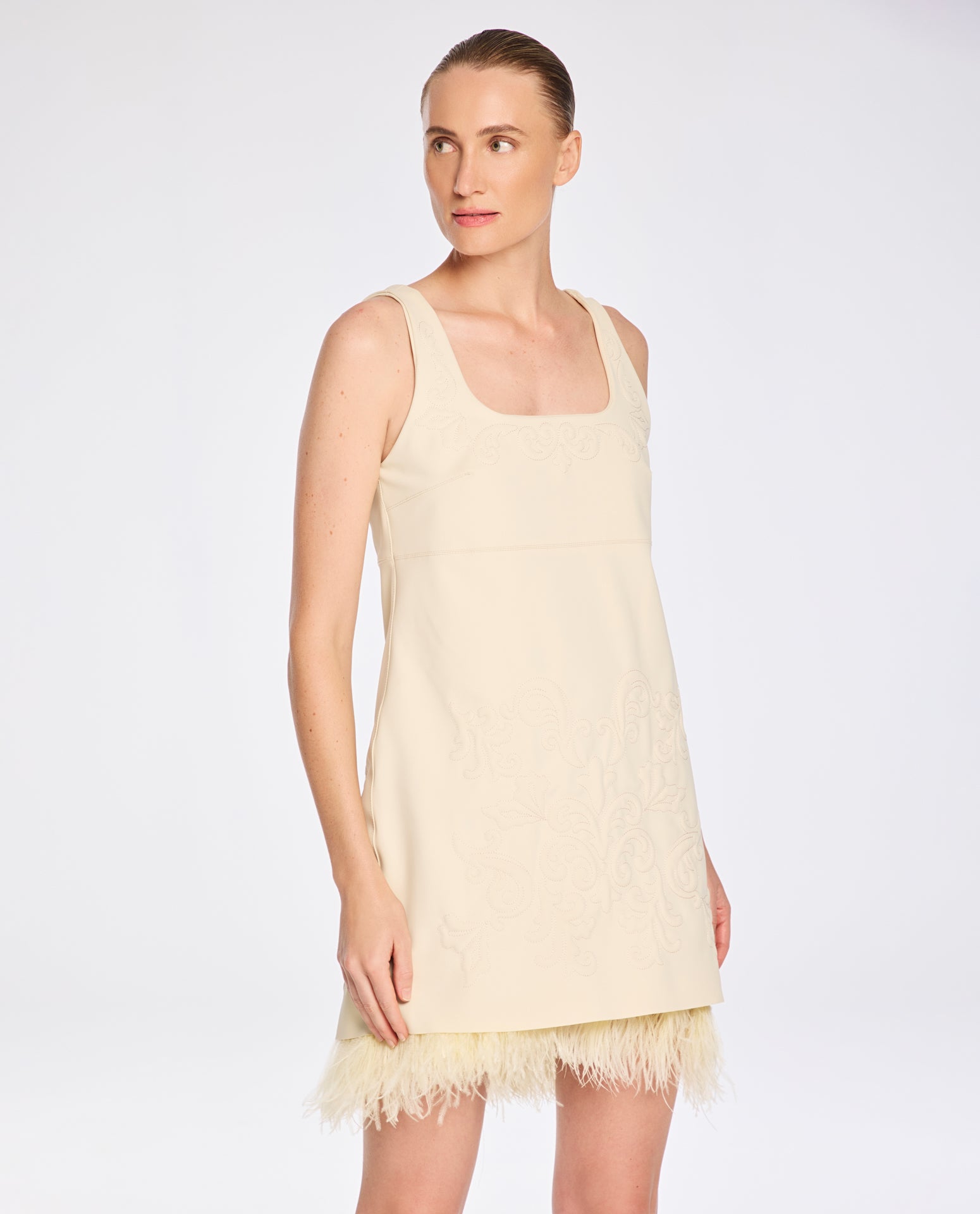 Vestido Lafort Bordado Com Plumas Catherine Technoblock®