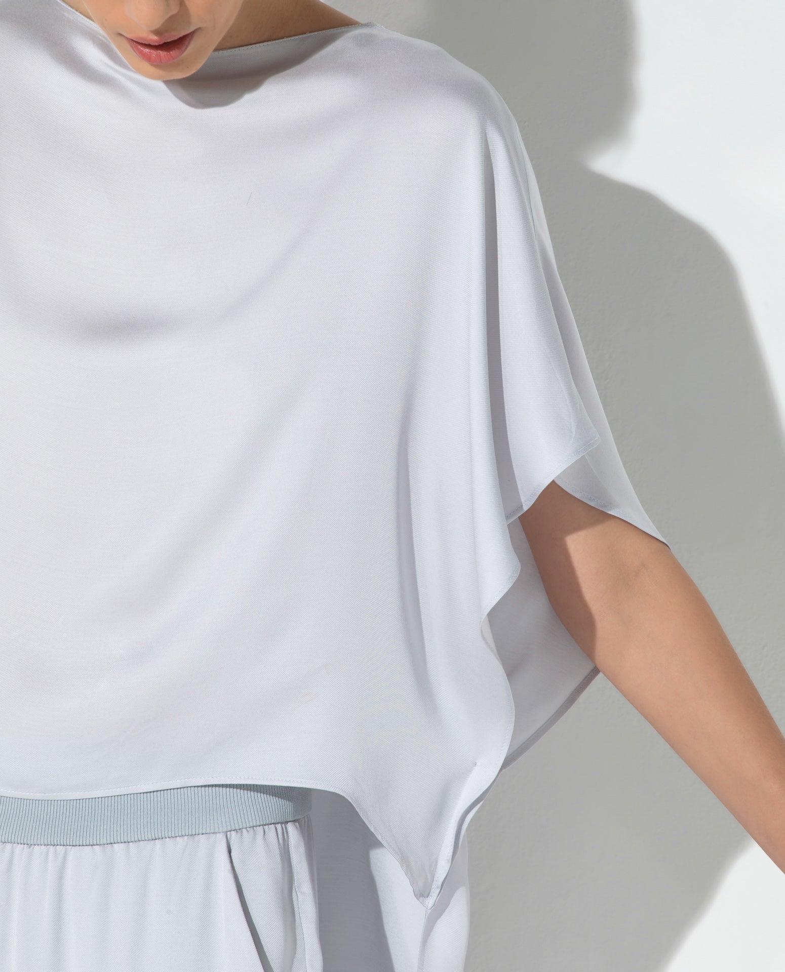 Blusa Lafort Assimétrica Arima Crepe Acetinado
