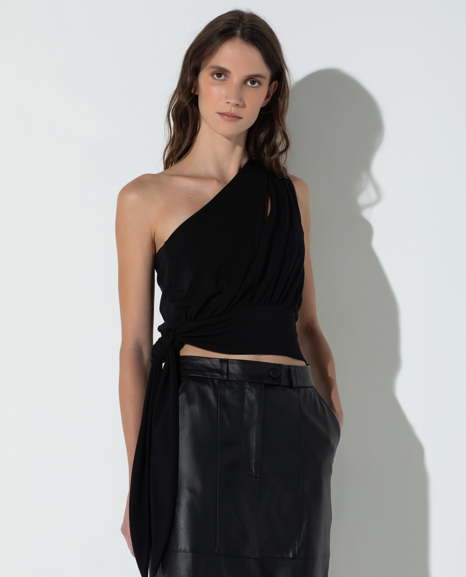 Blusa Lafort Assimétrica Ísis Malha Alfaiataria