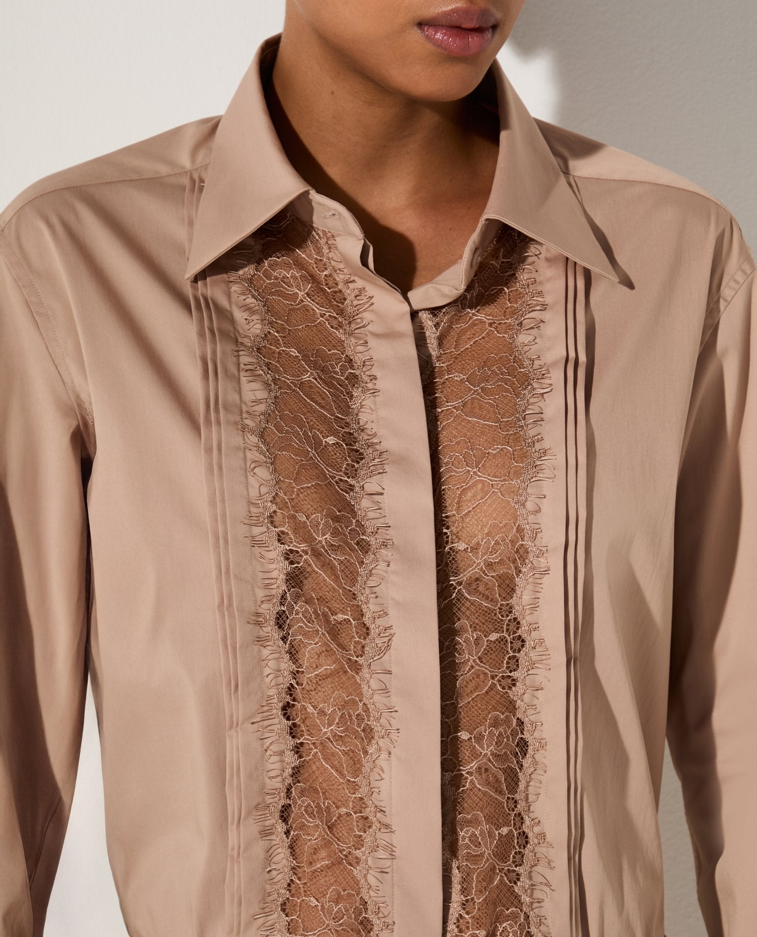 Camisa Lafort Com Pregas E Renda Mona Technocotton