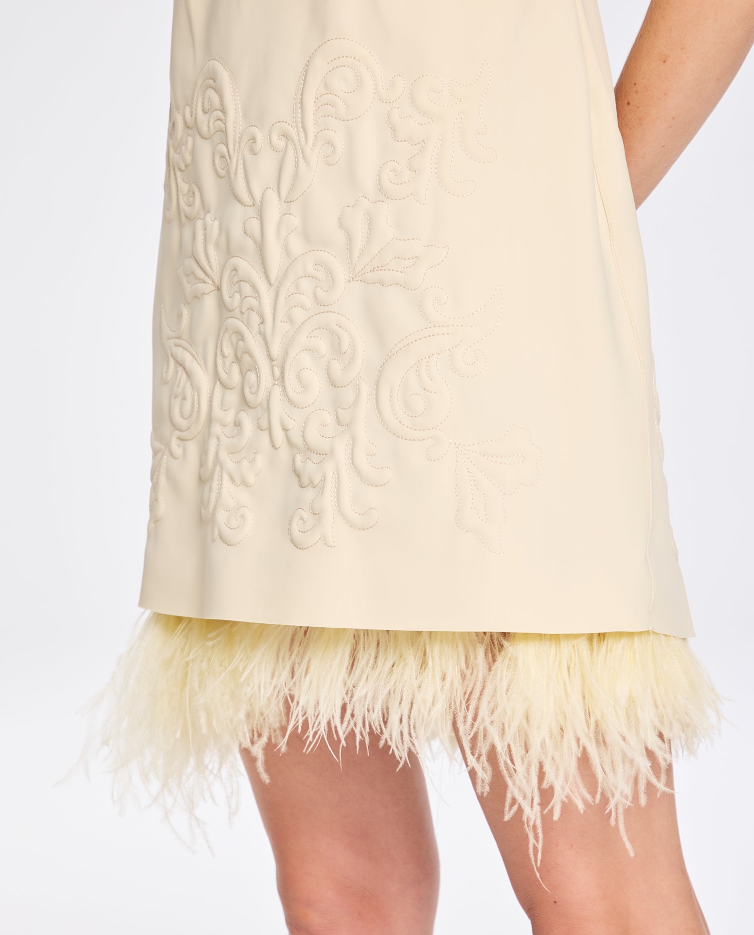 Vestido Lafort Bordado Com Plumas Catherine Technoblock®