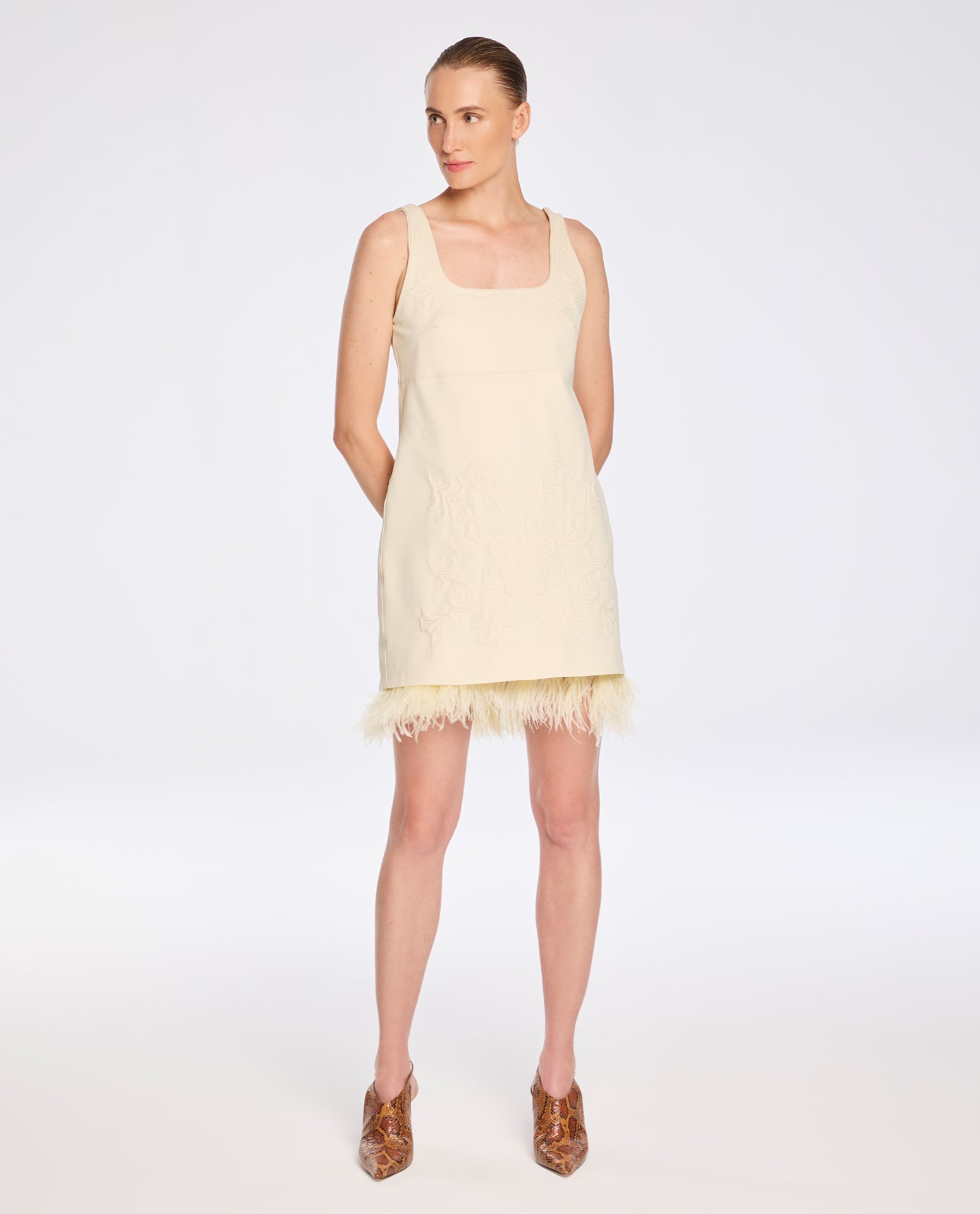 Vestido Lafort Bordado Com Plumas Catherine Technoblock®