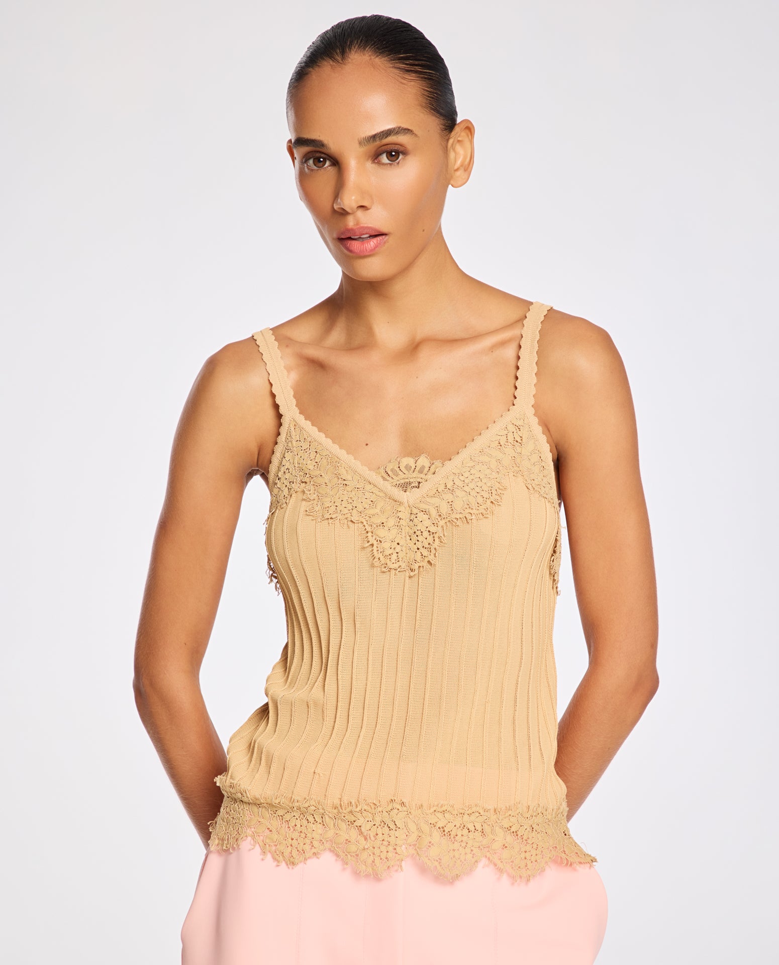 Top Lafort Com Renda Paula Tricot